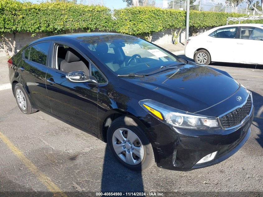 2018 KIA FORTE VIN: 3KPFL4A71JE218204