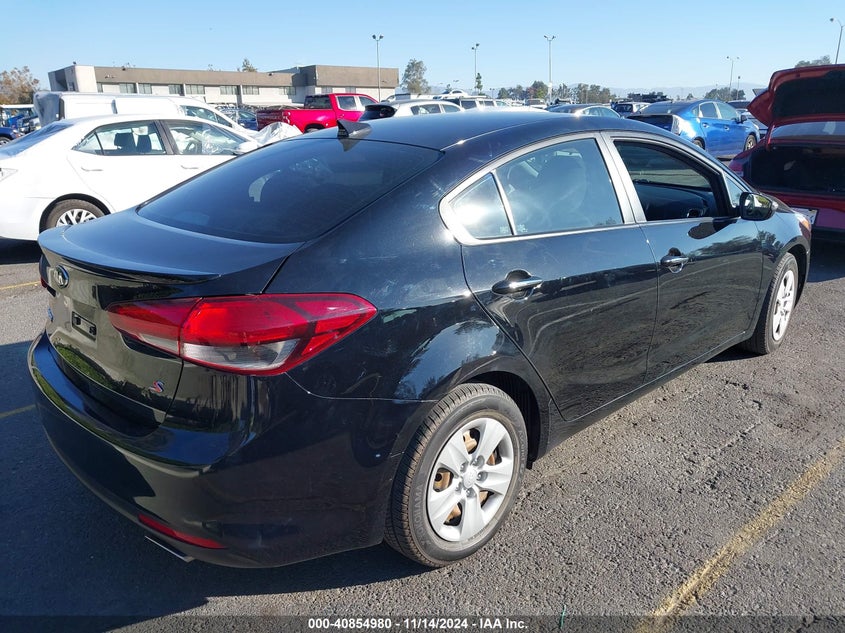 2018 KIA FORTE VIN: 3KPFL4A71JE218204