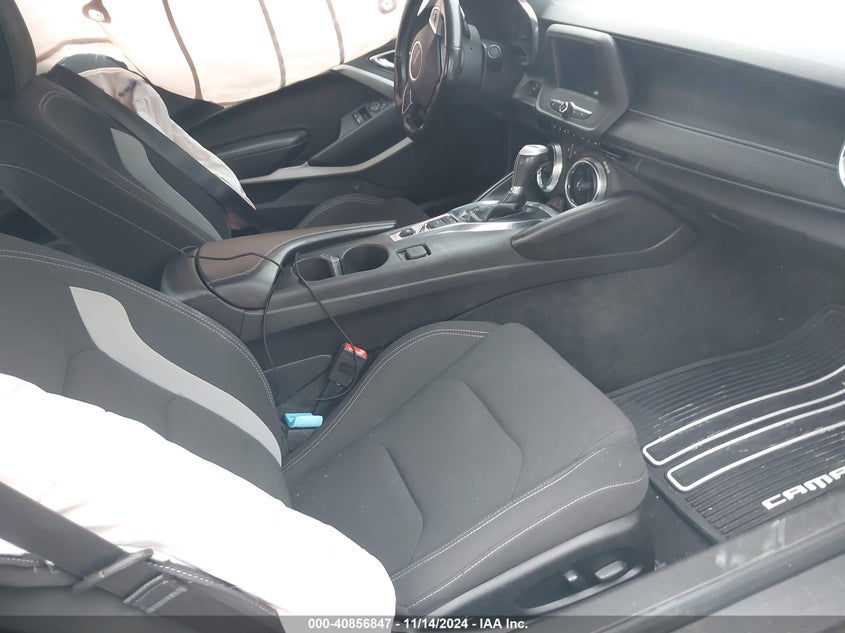 2018 CHEVROLET CAMARO VIN: 1G1FB1RX9J0158079