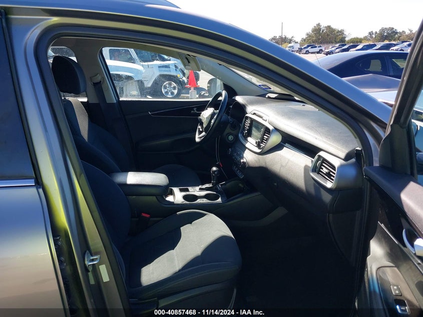 2017 KIA SORENTO VIN: 5XYPG4A34HG299525