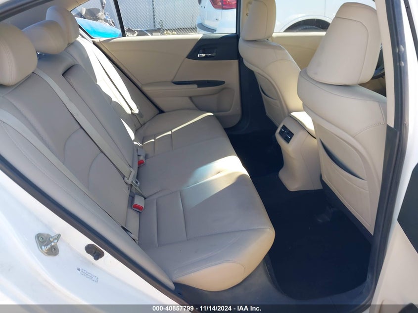 2013 HONDA ACCORD VIN: 1HGCR3F86DA002158