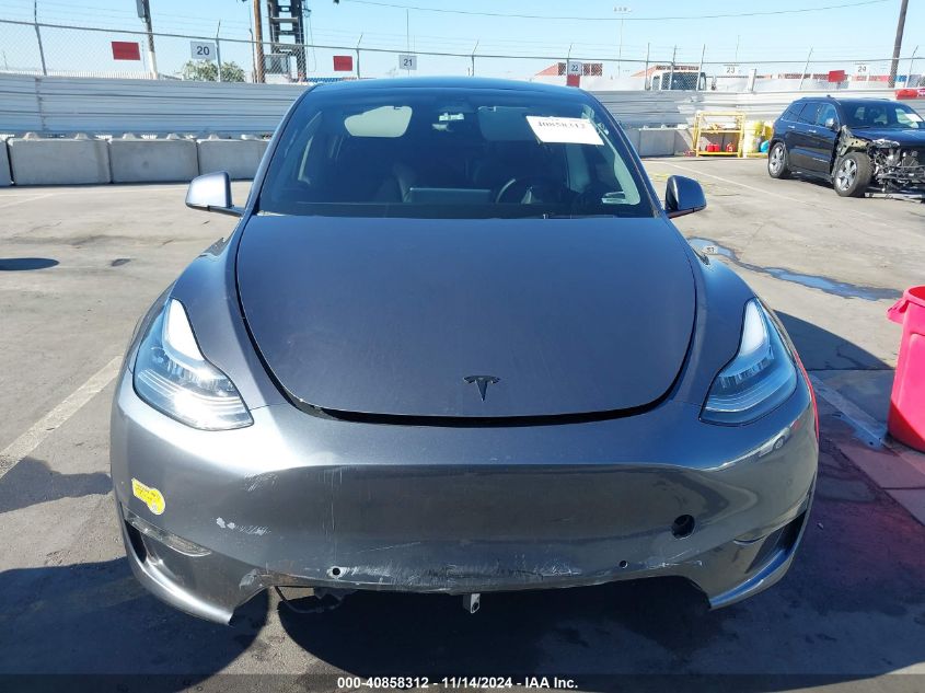 2022 Tesla Model Y Long Range Dual Motor All-Wheel Drive VIN: 7SAYGDEE2NF392307 Lot: 40858312