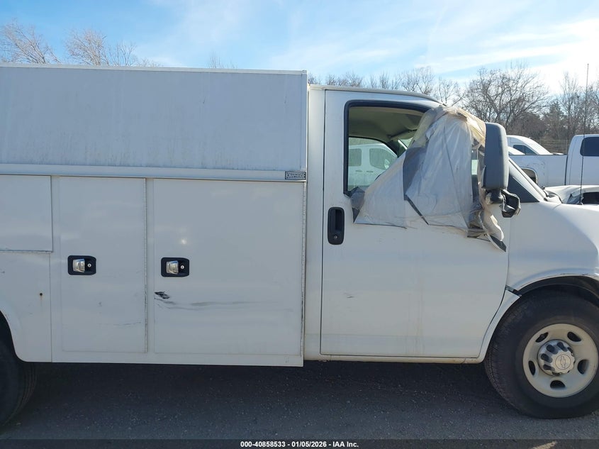 2017 Chevrolet Express Cutaway Work Van VIN: 1GB0GRFG0H1205168 Lot: 40858533