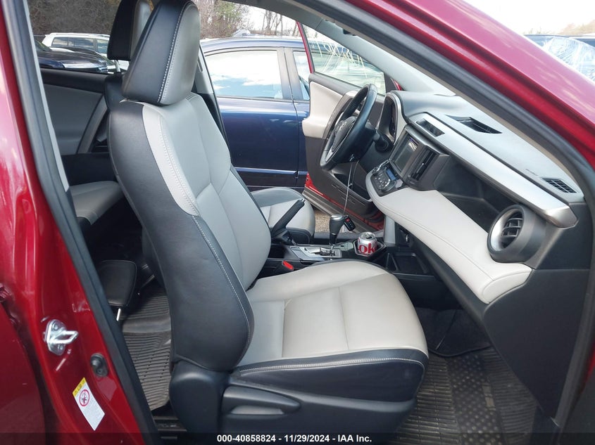 2018 TOYOTA RAV4 VIN: JTMDFREV1JD240578