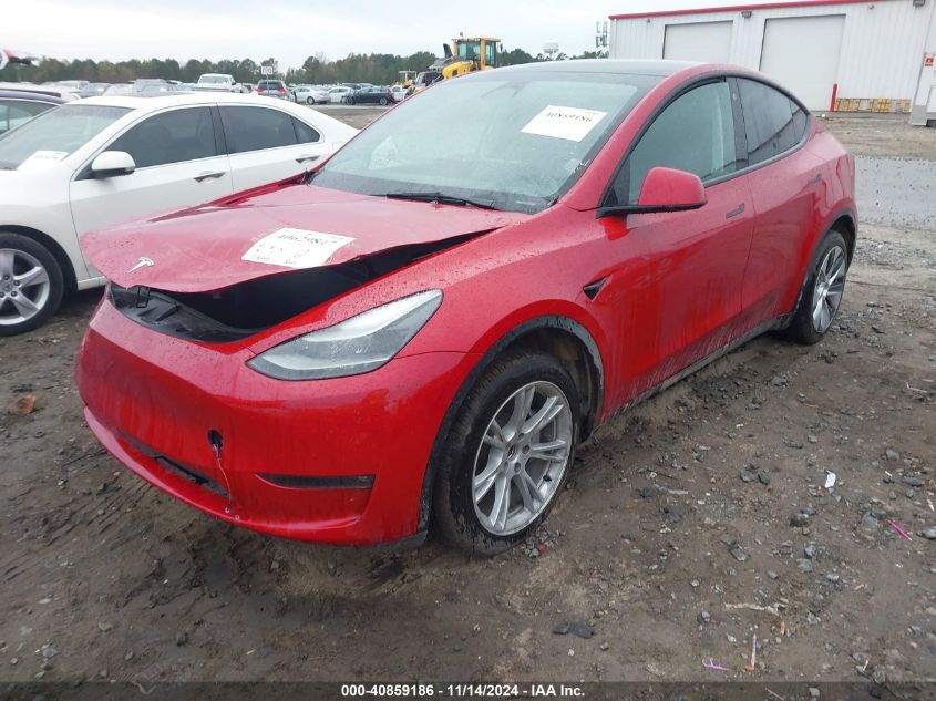 VIN 7SAYGDEEXPF685584 2023 TESLA MODEL Y no.2