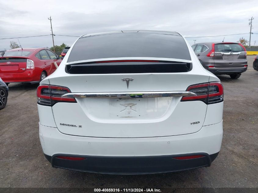 2018 Tesla Model X 100D/75D/P100D VIN: 5YJXCAE21JF128384 Lot: 40859316