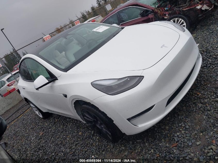 2024 TESLA MODEL Y LONG RANGE DUAL MOTOR ALL-WHEEL DRIVE - 7SAYGDEE7RF083700