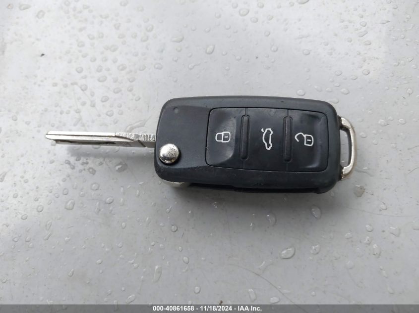 2013 VOLKSWAGEN TIGUAN VIN: WVGBV3AX5DW063309