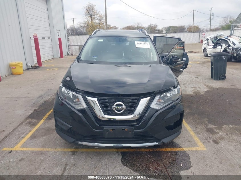 2017 NISSAN ROGUE VIN: JN8AT2MV1HW267657