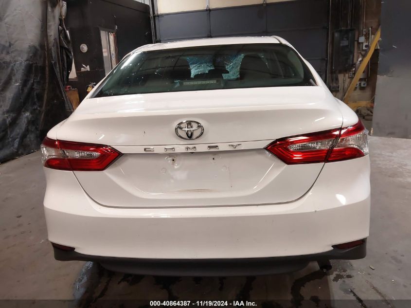 2018 Toyota Camry Le VIN: 4T1B11HK2JU113889 Lot: 40864387