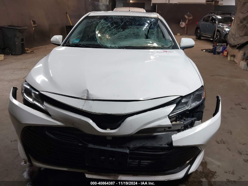 2018 Toyota Camry Le VIN: 4T1B11HK2JU113889 Lot: 40864387