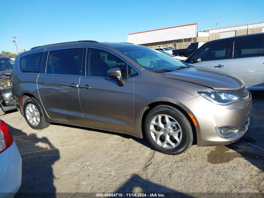 2017 Chrysler Pacifica Touring Plus VIN: 2C4RC1BG4HR824180 Lot: 40864710