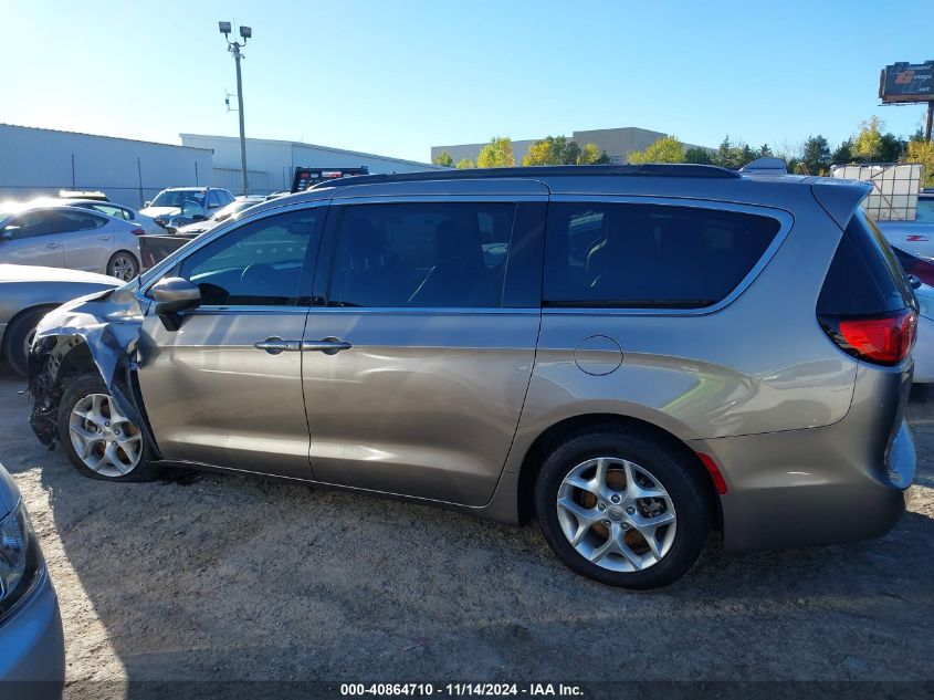 2017 Chrysler Pacifica Touring Plus VIN: 2C4RC1BG4HR824180 Lot: 40864710