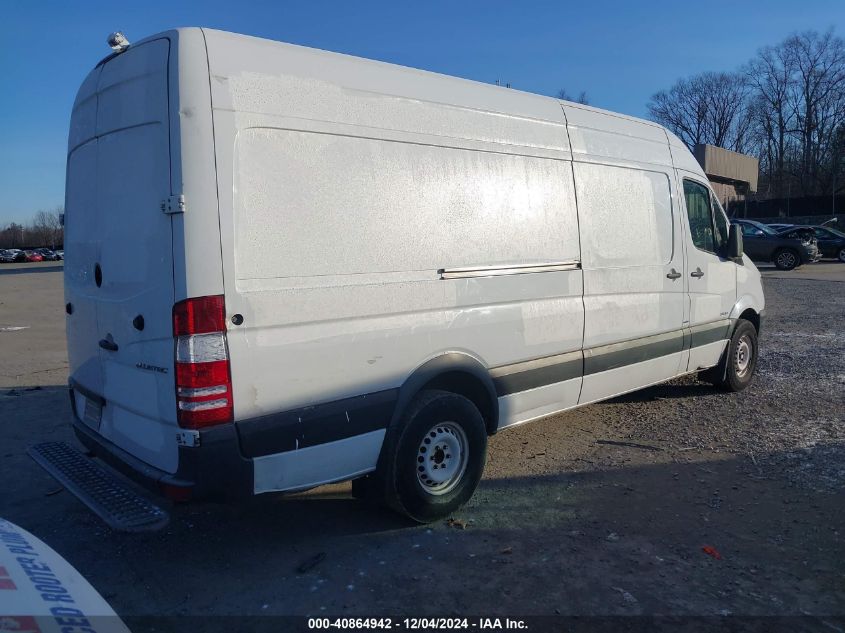 VIN WD3PE8DB9FP132923 2015 Mercedes-Benz Sprinter 2... no.4