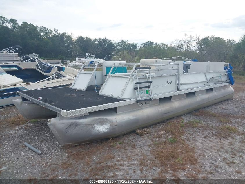 1988 Crest Iii Pontoon