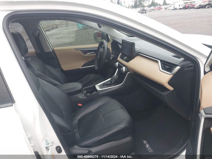 2019 TOYOTA RAV4 HYBRID XLE VIN: JTMRWRFVXKD501194