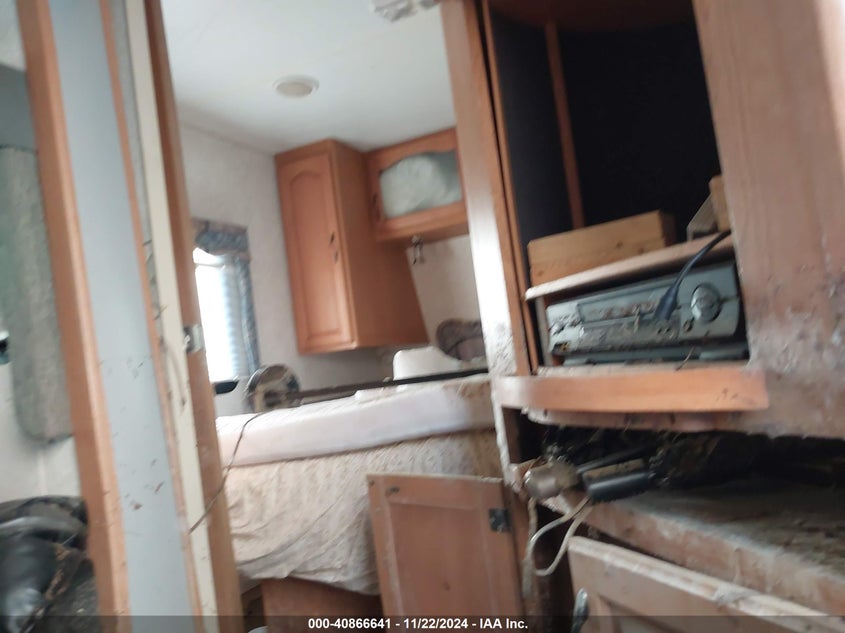 1EA1B392342807775 2004   photo no. 5