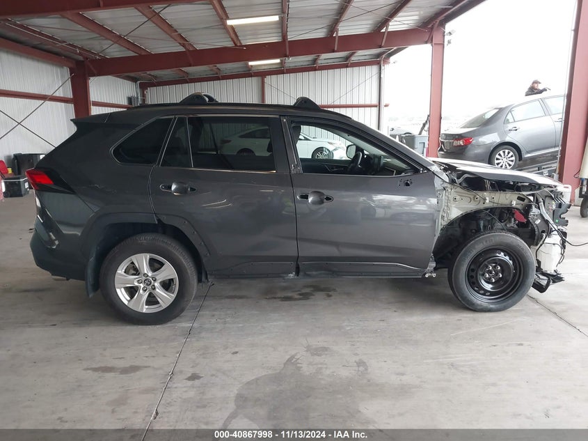 2019 TOYOTA RAV4 XLE VIN: 2T3W1RFV5KW042046