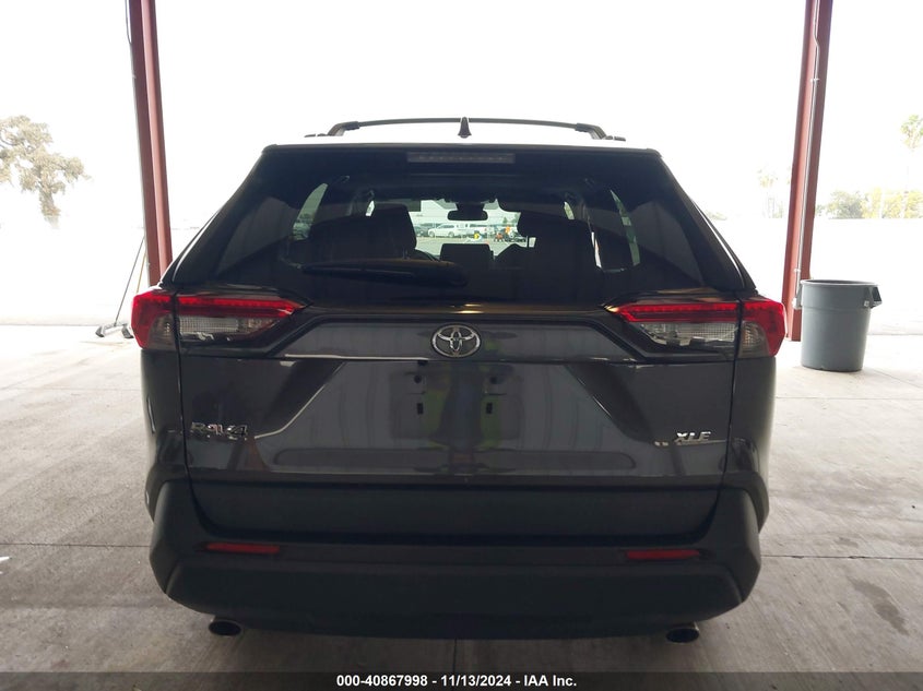 2019 TOYOTA RAV4 XLE VIN: 2T3W1RFV5KW042046