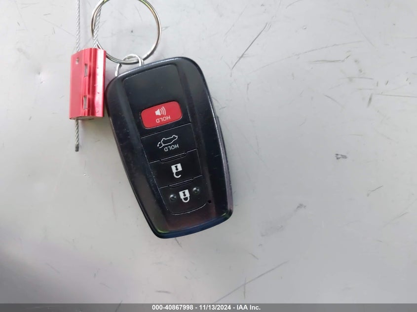 2019 TOYOTA RAV4 XLE VIN: 2T3W1RFV5KW042046