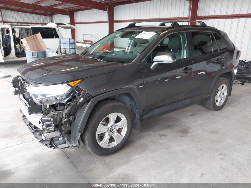 2019 TOYOTA RAV4 XLE VIN: 2T3W1RFV5KW042046