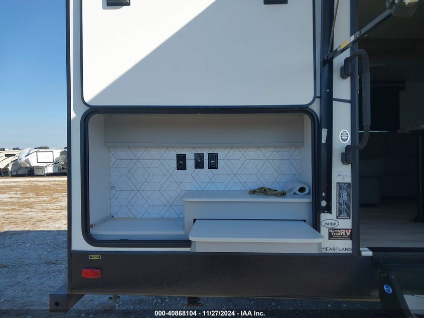 2023 HEARTLAND NORTHTRAIL (VIN: 5SFNB3128PE518451