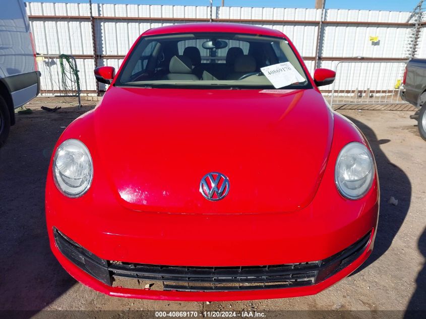 2013 Volkswagen Beetle 2.5L VIN: 3VWHX7AT3DM682758 Lot: 40869170