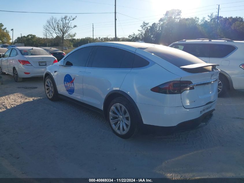 VIN 5YJXCBE23JF110636 2018 Tesla Model X, 100D/75D/... no.3