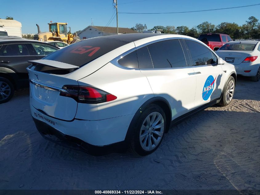 VIN 5YJXCBE23JF110636 2018 Tesla Model X, 100D/75D/... no.4