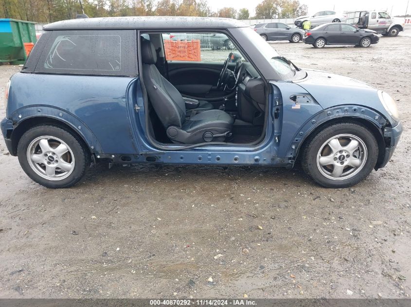 2010 Mini Cooper VIN: WMWMF3C5XATZ60917 Lot: 40870292