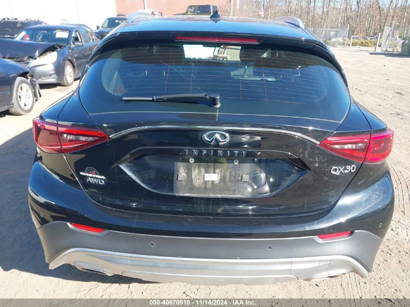 VIN SJKCH5CR9JA056976 2018 Infiniti QX30, Premium no.17