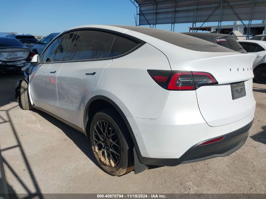 VIN 7SAYGDEE8NF450405 2022 TESLA MODEL Y no.3