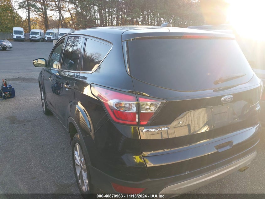 VIN 1FMCU9G97HUB33980 2017 FORD ESCAPE SE