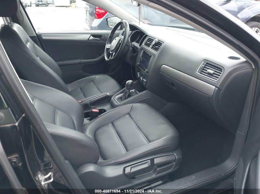 2016 VOLKSWAGEN JETTA SE - 3VWD67AJ1GM250819