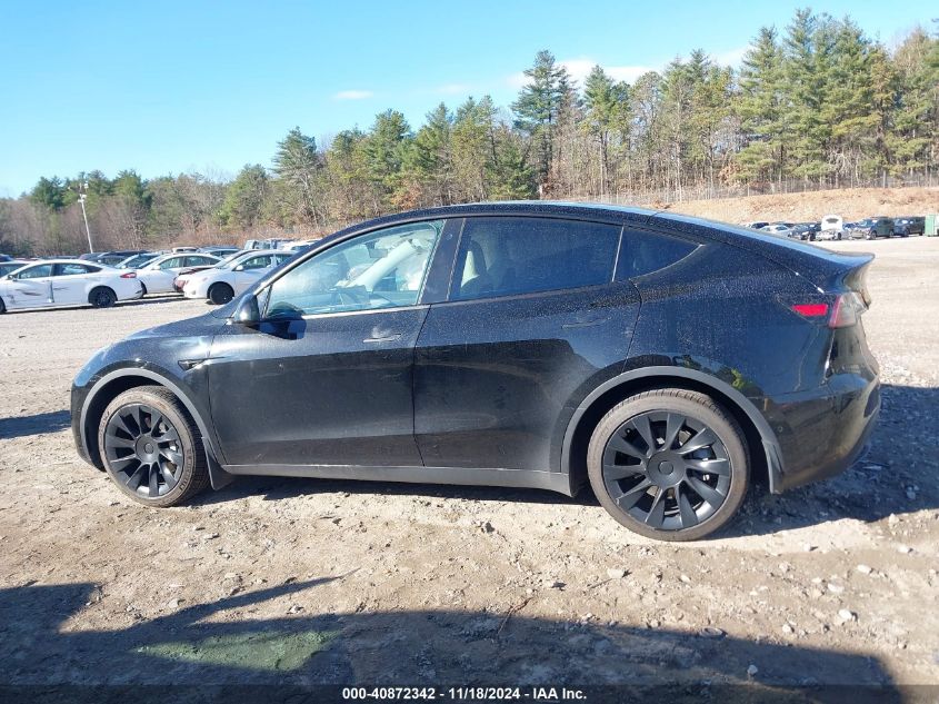 2022 Tesla Model Y Long Range Dual Motor All-Wheel Drive VIN: 7SAYGAEE1NF467559 Lot: 40872342