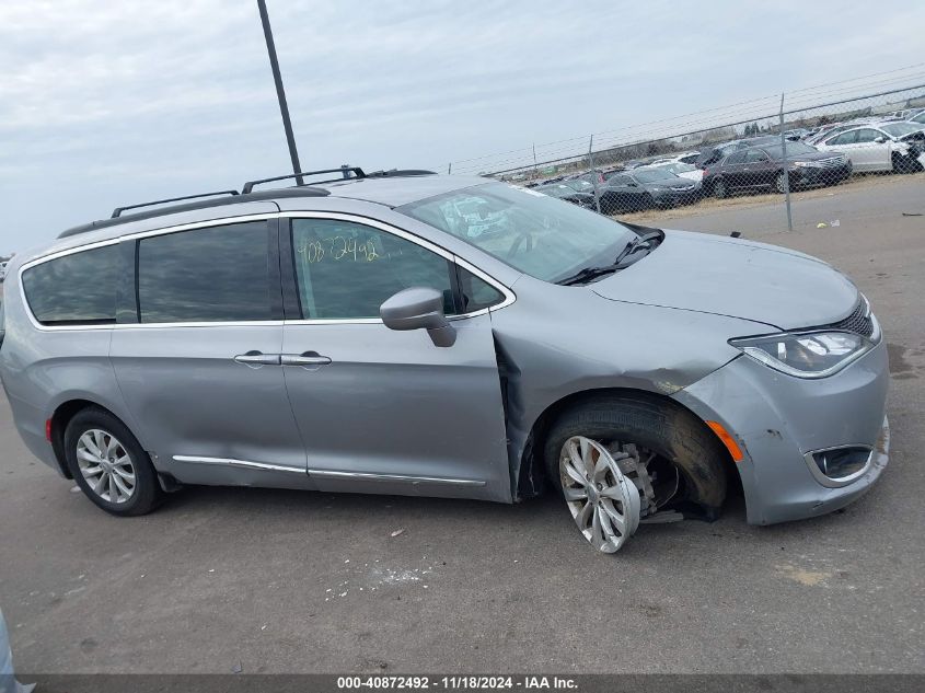 2017 Chrysler Pacifica Touring-L VIN: 2C4RC1BG9HR620927 Lot: 40872492