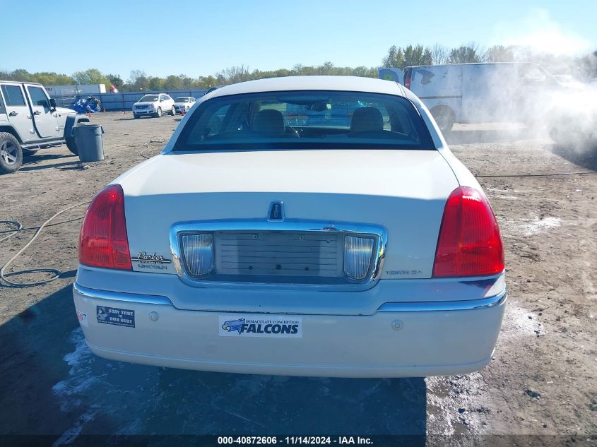 2004 Lincoln Town Car Ultimate VIN: 1LNHM83W14Y609381 Lot: 40872606