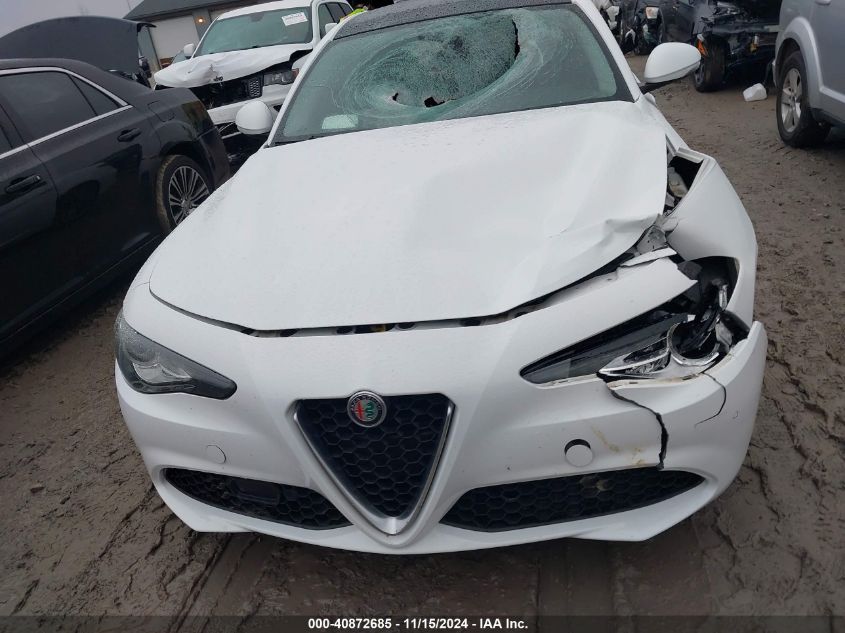 2018 Alfa Romeo Giulia Ti Lusso Awd VIN: ZARFAEEN4J7570302 Lot: 40872685