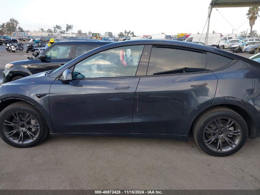 2024 Tesla Model Y Long Range Dual Motor All-Wheel Drive/Rwd VIN: 7SAYGDED7RF118548 Lot: 40873428