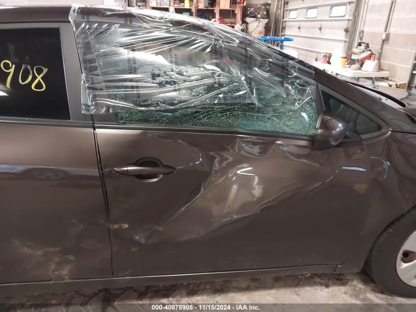 2018 KIA FORTE VIN: 3KPFK4A7XJE180796