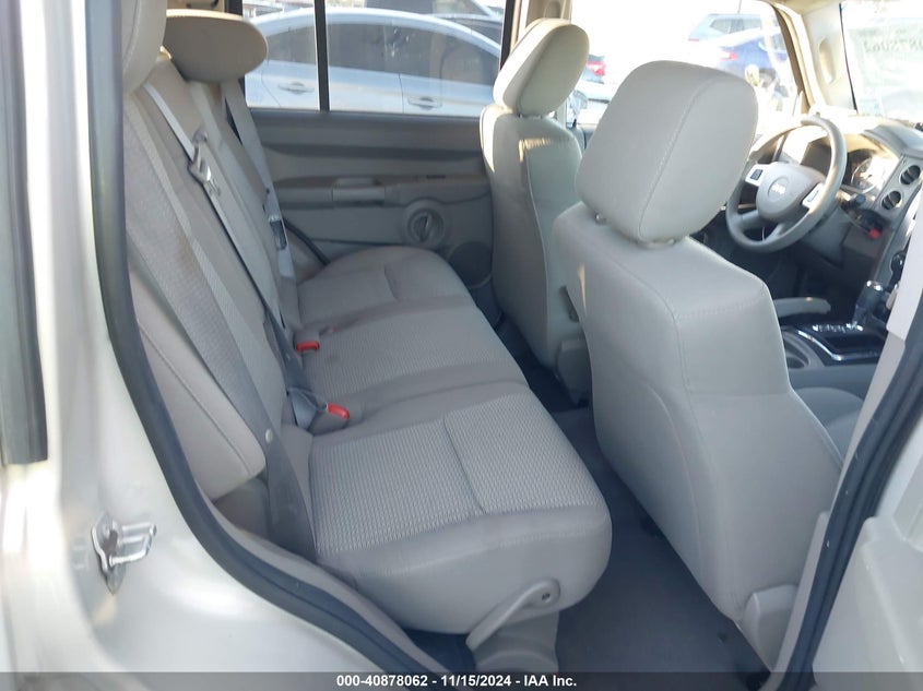 2008 Jeep Commander Sport VIN: 1J8HH48K48C213531 Lot: 40878062