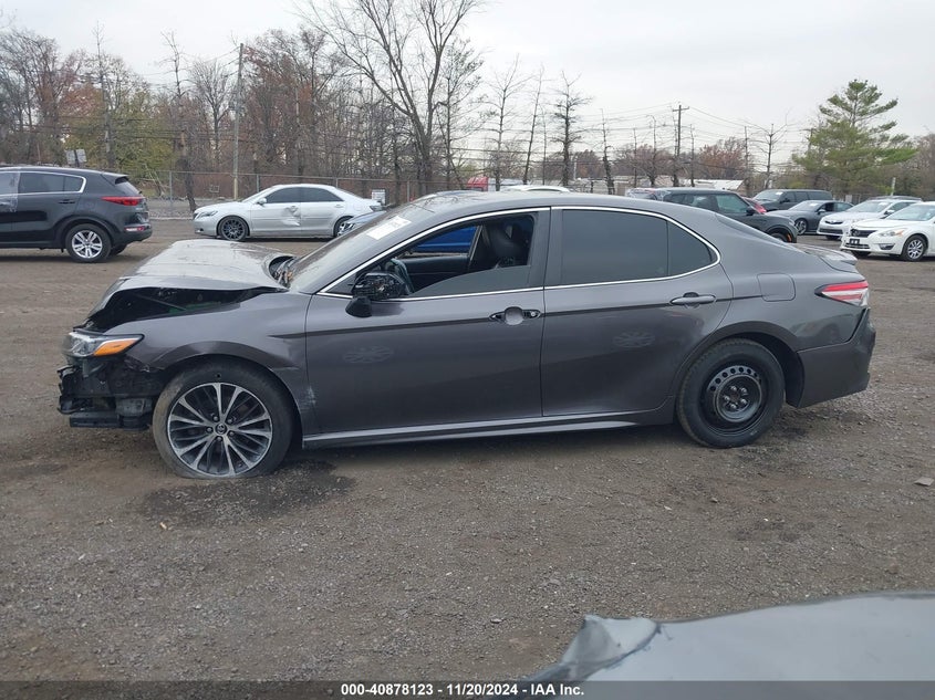 2018 TOYOTA CAMRY VIN: 4T1B11HK9JU564480