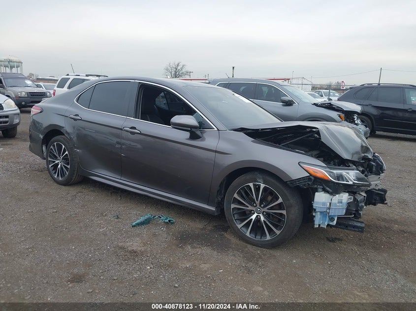 2018 TOYOTA CAMRY VIN: 4T1B11HK9JU564480