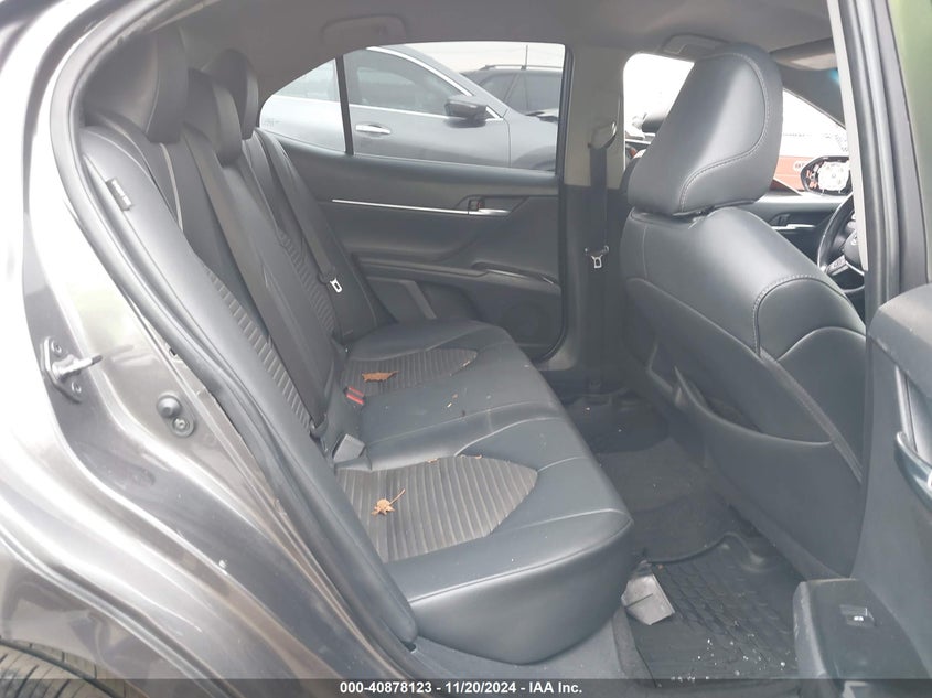 2018 TOYOTA CAMRY VIN: 4T1B11HK9JU564480