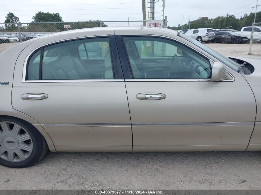 2005 Lincoln Town Car Signature Limited VIN: 1LNHM82W85Y606206 Lot: 40879677