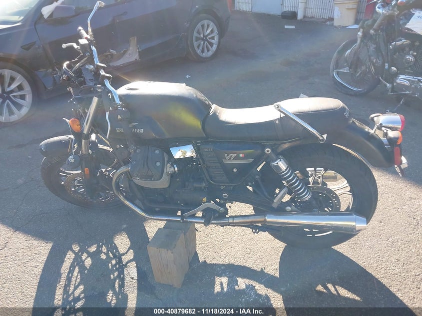 ZGULWU007DM112339 2013 MOTO GUZZI V7 photo no. 12