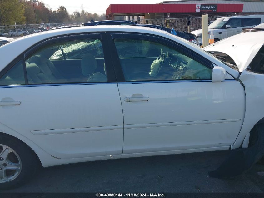 2004 Toyota Camry Le VIN: 4T1BE32K54U268241 Lot: 40880144