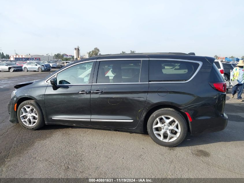 2017 Chrysler Pacifica Touring-L VIN: 2C4RC1BG2HR823240 Lot: 40881631