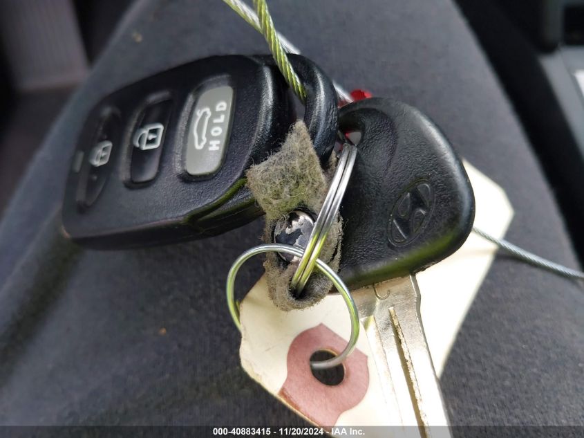 2019 HYUNDAI ELANTRA SE - KMHD74LF9KU843013