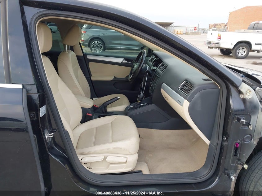 2015 VOLKSWAGEN JETTA HYBRID VIN: 3VW637AJ4FM402673